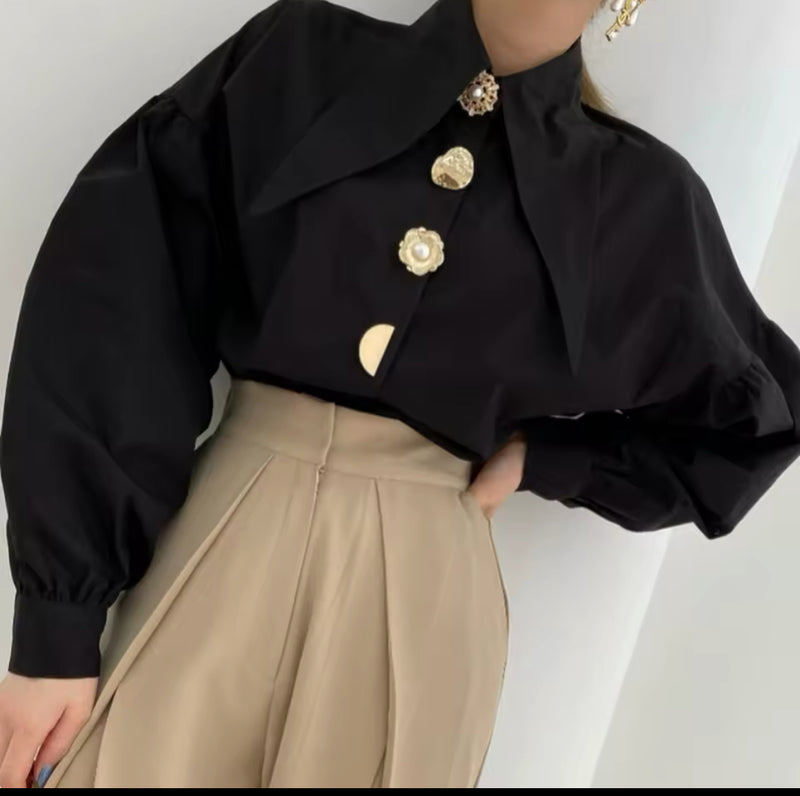 BIG BUTTON BLOUSE